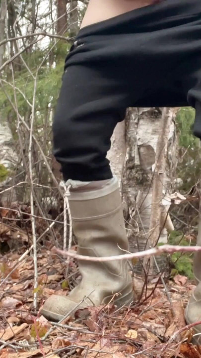 pee sexy on the forest so cool | Clip 1