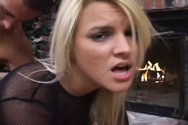 Veronica Raquel's Goes Crazy for Anal Penetration