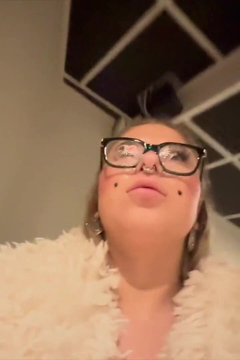 Sandie Candy Cumwalk
