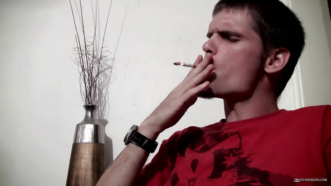 Str8 Boy Smoke Suck!