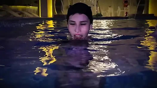 I fuck my stepsister's friend in the pool while she goes for some drinks