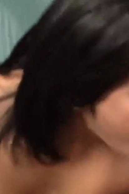 Απλά πούτσος χώθηκε στο μουνί της Λατίνας