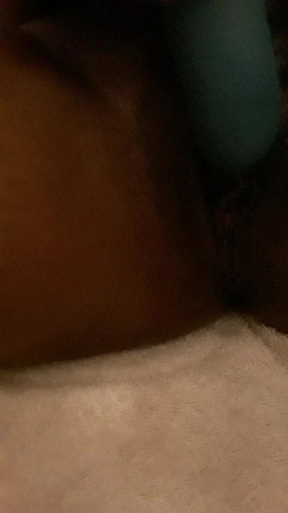 Ebony pussy play after hot shower