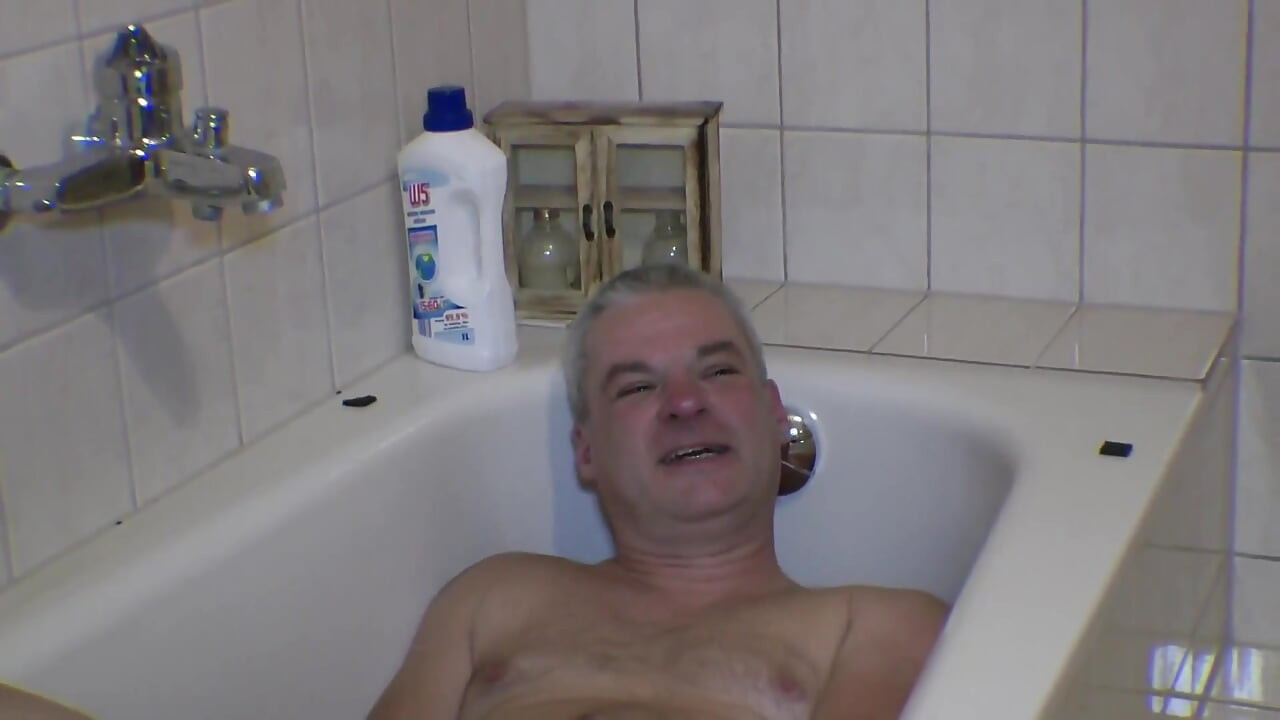 Machs Maul Weit Auf Denn Ich Pisse Da Rein