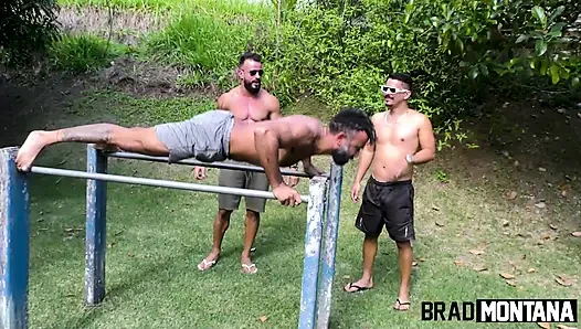 Жадная нимфоманка связалась с тремя и сделала Dpa на шерсти