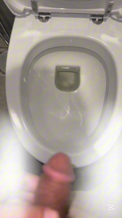 Comment j'ai pissé avec une bite qui ne se tenait pas debout