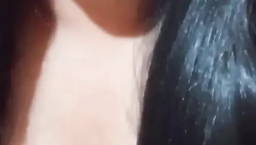 Ich werde dir meine geile Geschichte in der Sauna mit meinem Freund erzählen, Scissoring und lesbischen Sex engagieren.