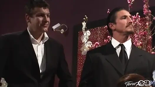 Tera Patrick 2 büyük yarakla üçlü seks yapıyor