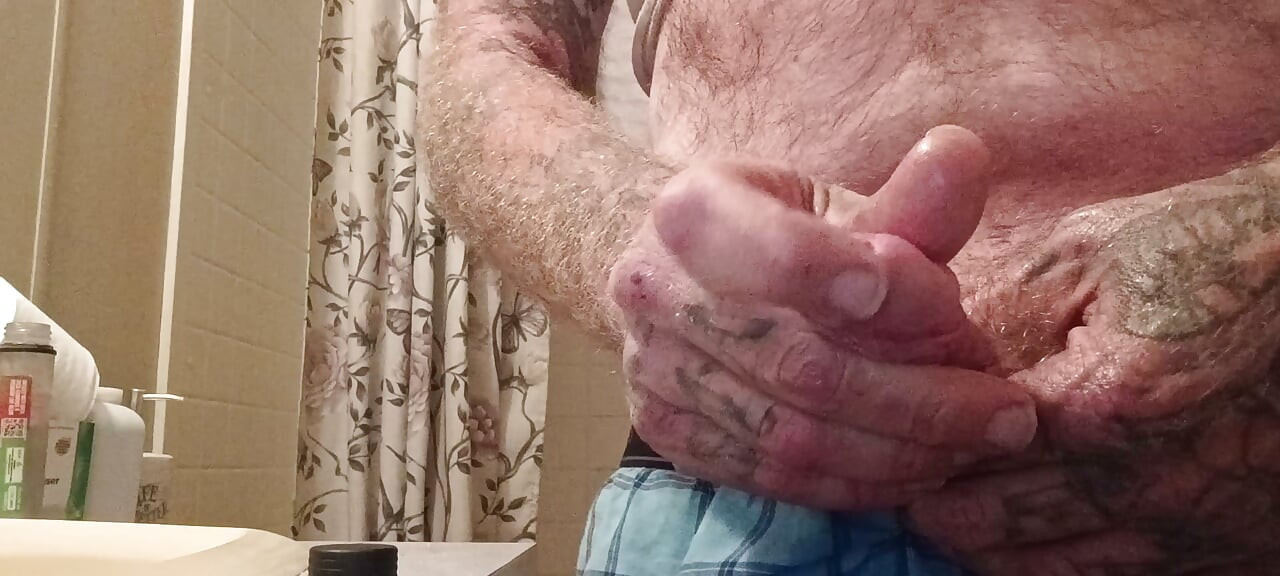 Daddy needs a baby girl watching daddy stroking on video call DM daddy