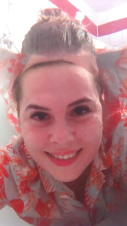 Breath Holding Underwater in Bathtub and Record with Waterproof Camera