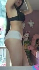 Asiatica riquisima bailando