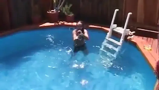 Blonde und brünette MILfs in wilder fußfetisch-orgie