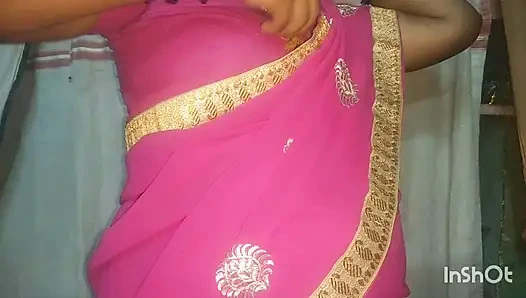 Тамильская подруга купается и сари меняет сиськи, давя на молодого мужчину