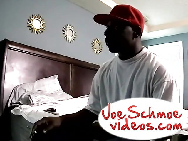 詹姆斯得到了一些生屁股