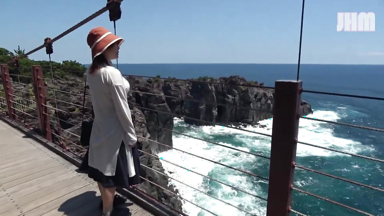 Resort Escape with Rin, a 32-year-old Married Woman - 3