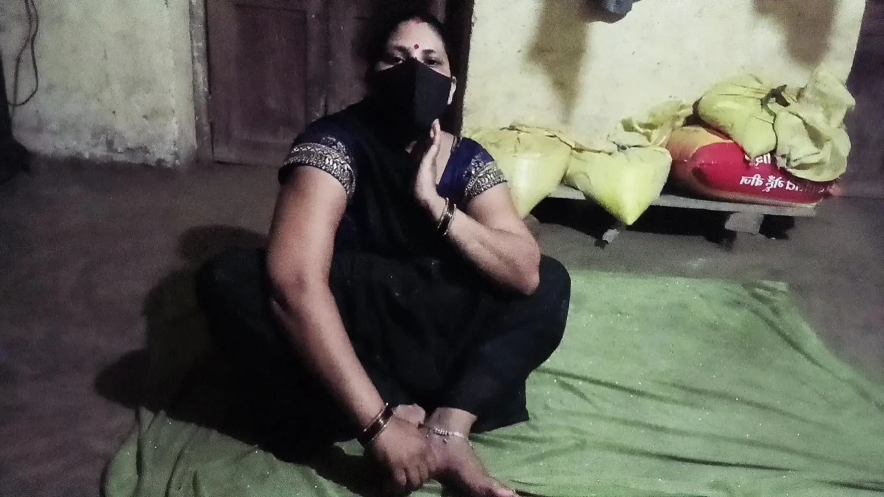 Desi Bhabhi Nude Pussy Forplay Part1