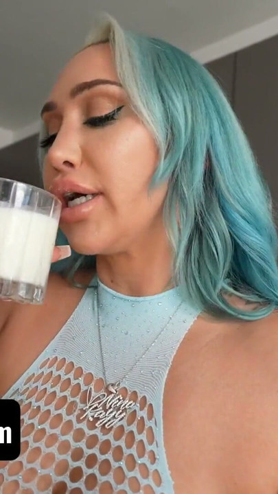 MomShoot - Curvy MILF With Big Tits Gets Her Shaved Pussy Plowed Hard By Big Juicy Cock | Clip 1