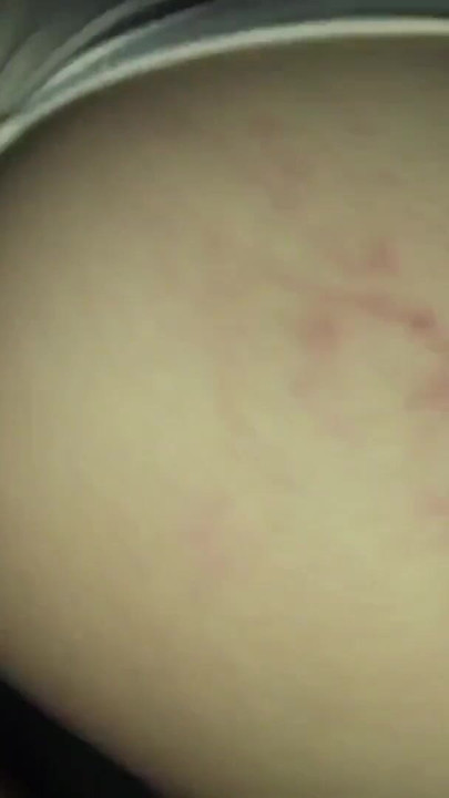 सफेद सौतेली बेटी पैंटीज पहनी है, उसके सौतेले पापा द्वारा चुदाई की जाती है, पारिवारिक रोमांस, उसकी पैंटीज में कपड़े पहने हुए | क्लिप 3