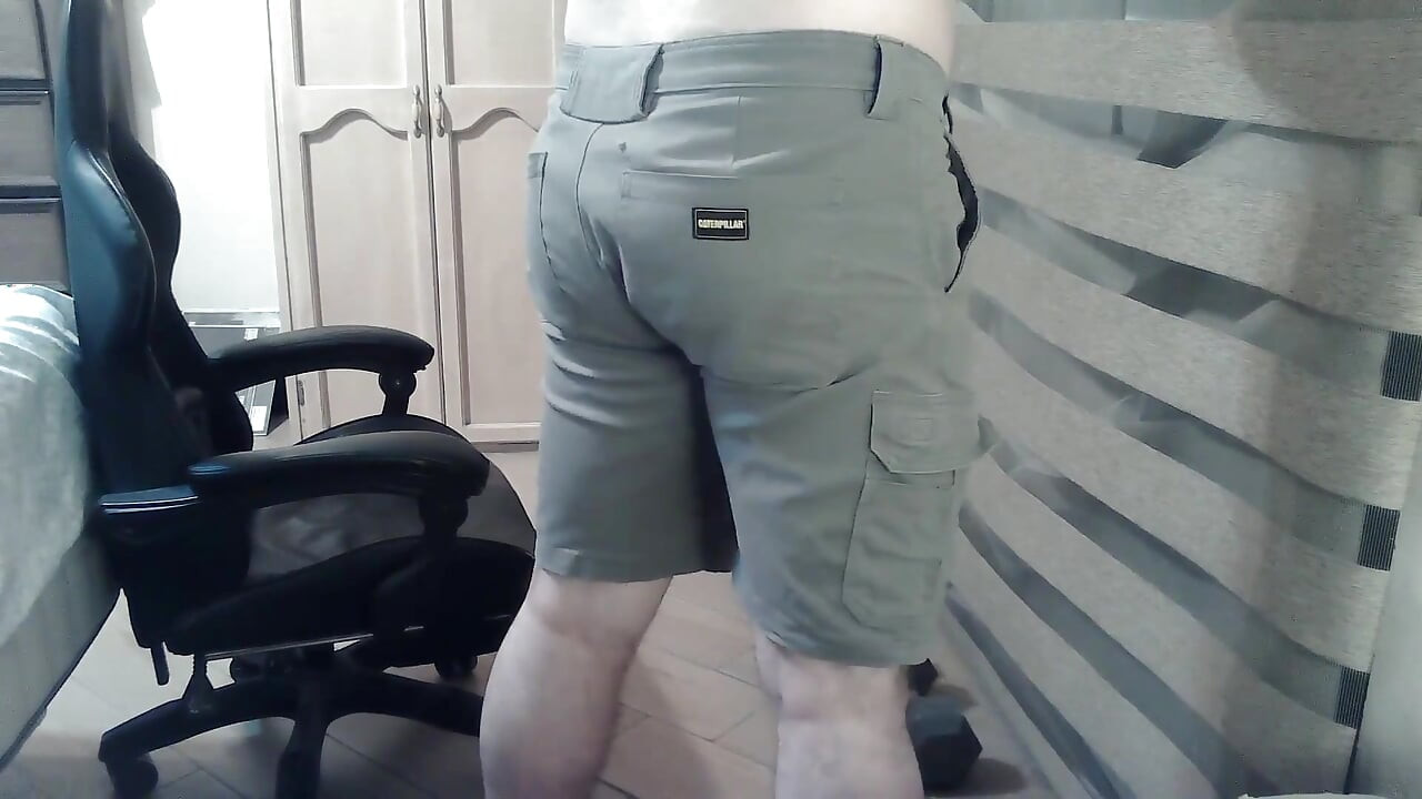 Hot Stud Goes Commando During Leg Day