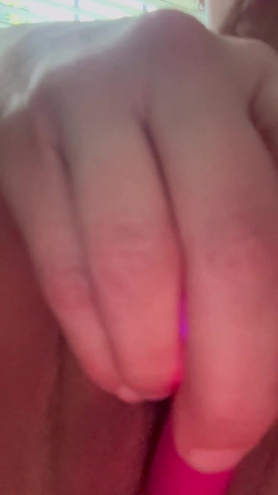 Amateur Bored Housewife Secretly Masturbates 5x a Day