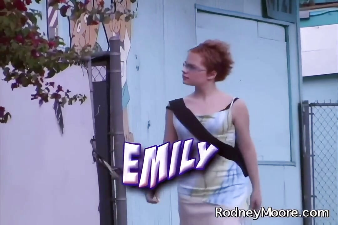 Freches Mädchen Bekommt Anal Und Huge Gesichtsbesamung, Retro