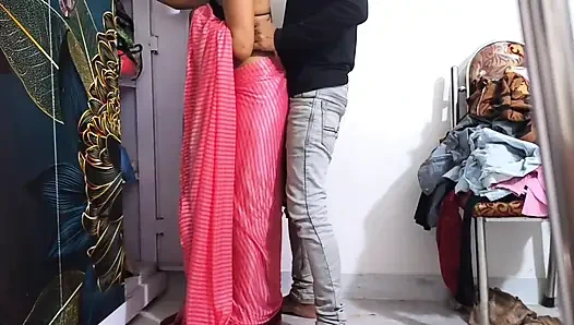 Indian Bhabi ko  padosi ne mast pela jab ghar me husband nahi tha