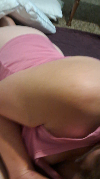 Short video of Megapopo Going Down with a Great View of her ass