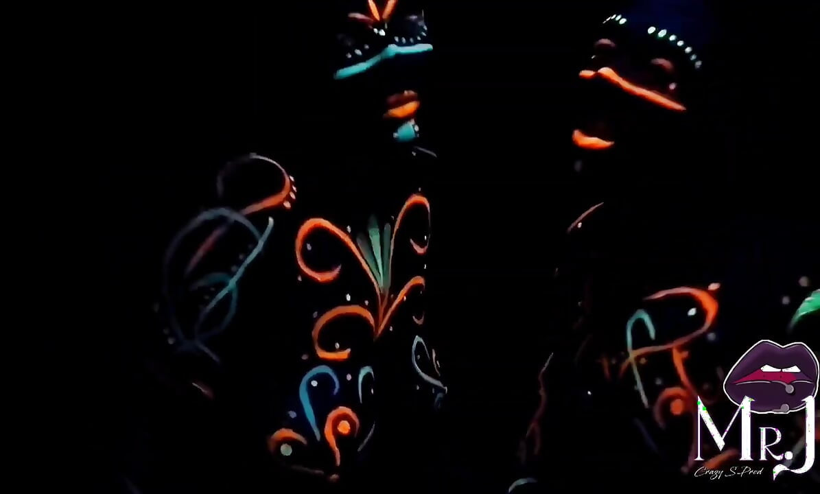Секс и UV рисуване с Никс и Дмона