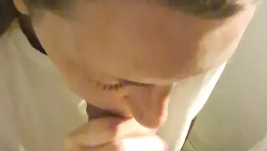 Riskanter Blowjob Auf Dem Balkon, Ich Lasse Ihn Überall Kommen