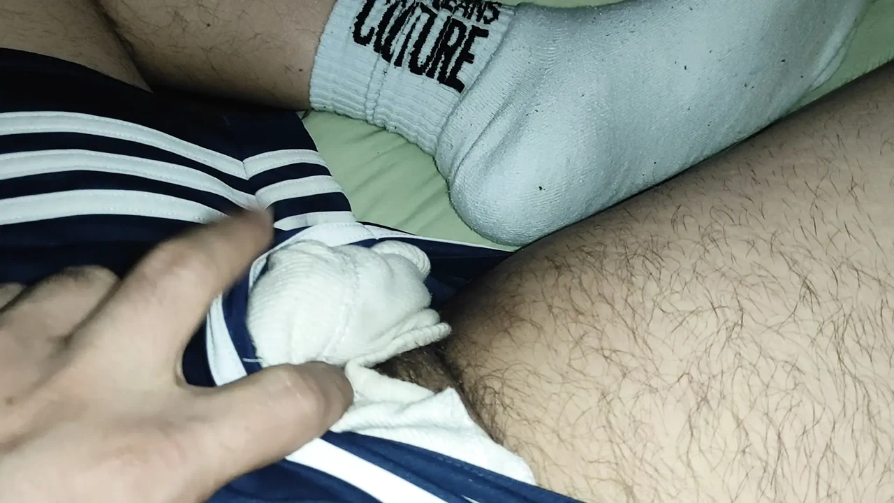 Sock Are Wet and Smelly, Dj-bro Like to Piss on It and Playing Infront of the Mirror