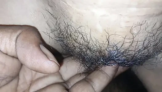railway station par bhabhi ko sex chda