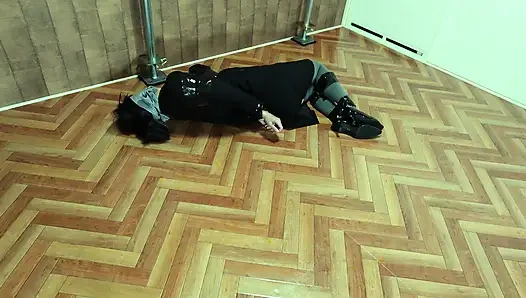 Die anvisierte Bürofrau wurde mit Klebeband gefesselt