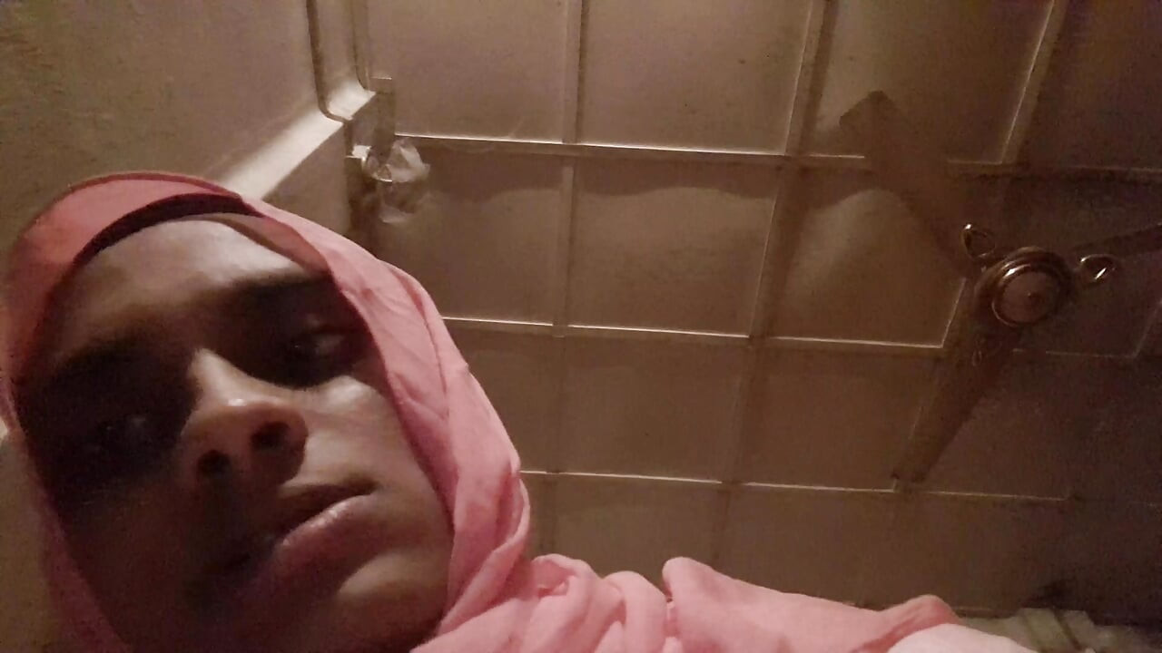 Desi hijabi sissy anal fingering