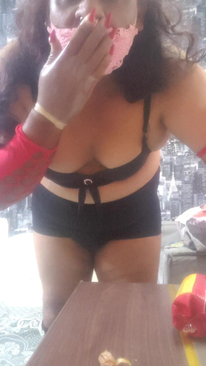 Transgender showing his big hips