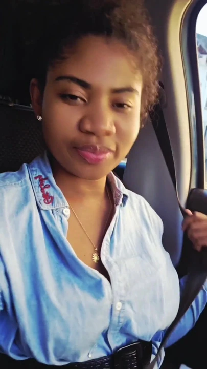 Must-share moment from "Exhibition of my ebony in the car"
