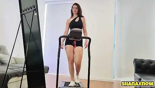 Все тело прохаживается по моей новой беговой дорожке, спортзал наряд, фитнесс-секс, Sfw