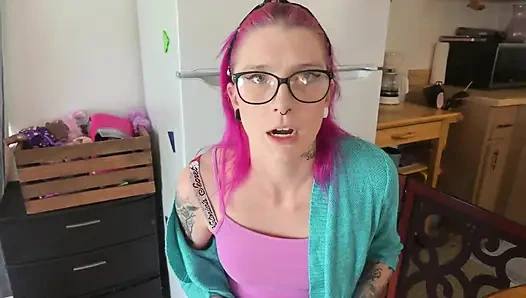 Ibu tiri menemukan kelemahan