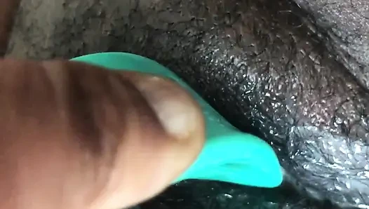 Сочная киска, мокрая как вода