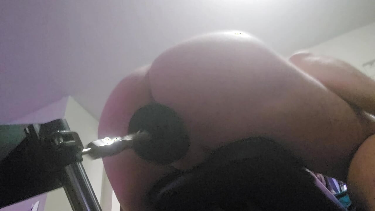 Mai multă mașină de futut