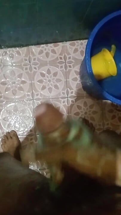 اللعب بالصابون في الحمام