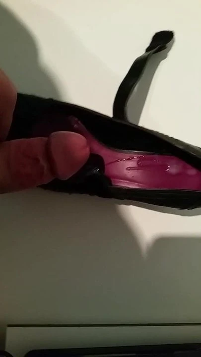 Die geilen Tamaris Schuhe der Freundin veredelt