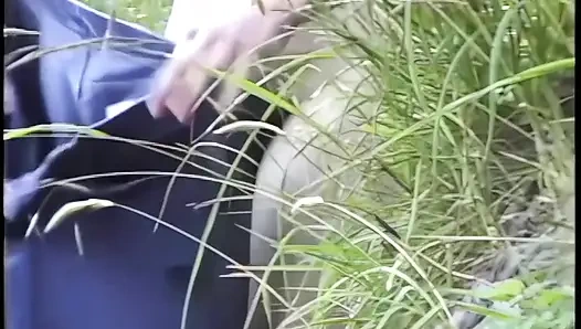 Gerçek hayattaki lezbo aşıkları açık havada amcık yalıyor