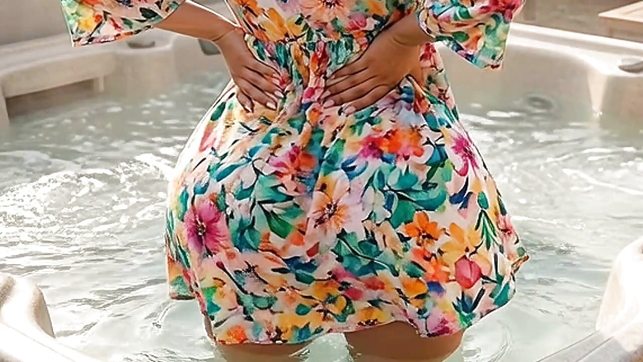 Petite Big Ass Girl Twerking in Floral Dress