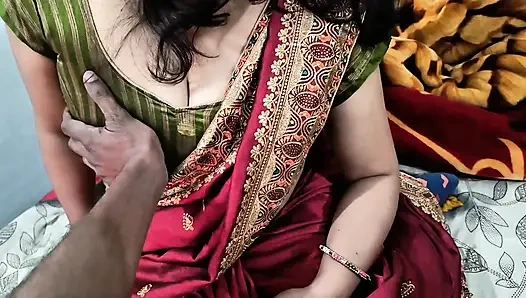 Mulut dan pantat tante seksi india dientot gaya doggy sambil ngomong jorok