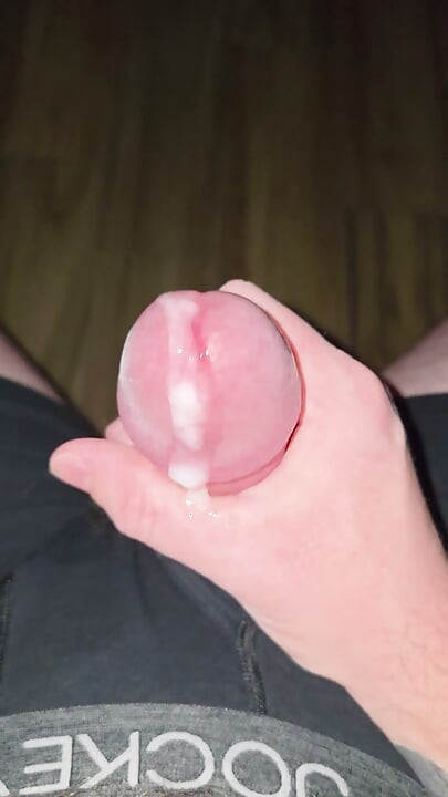 Bicie mojego penisa mocno i szybko, aż zajmę się!