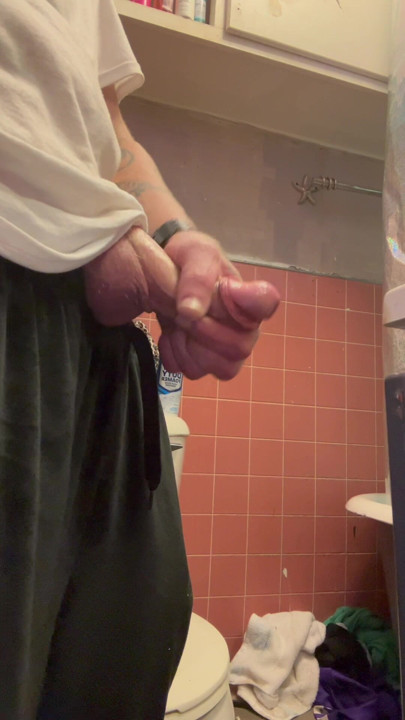 Me jacking off in my ex girlfriends bathroom