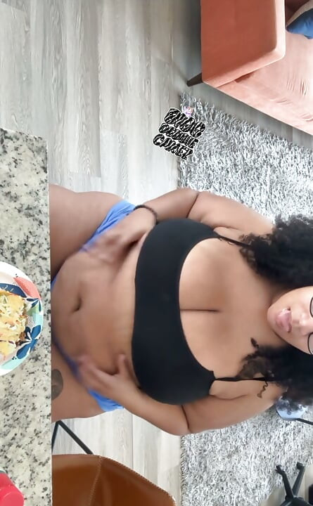 Biggdebbiecakez Mukbang
