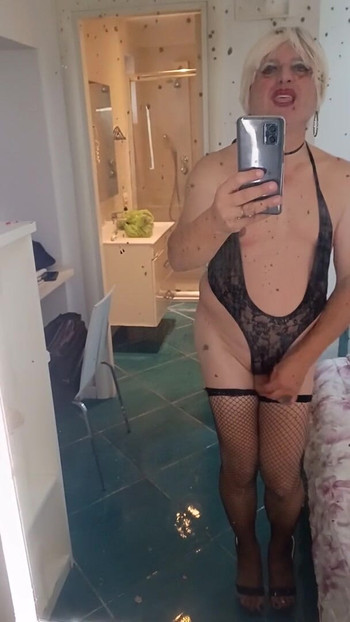 Asija Robin je u ogledalu