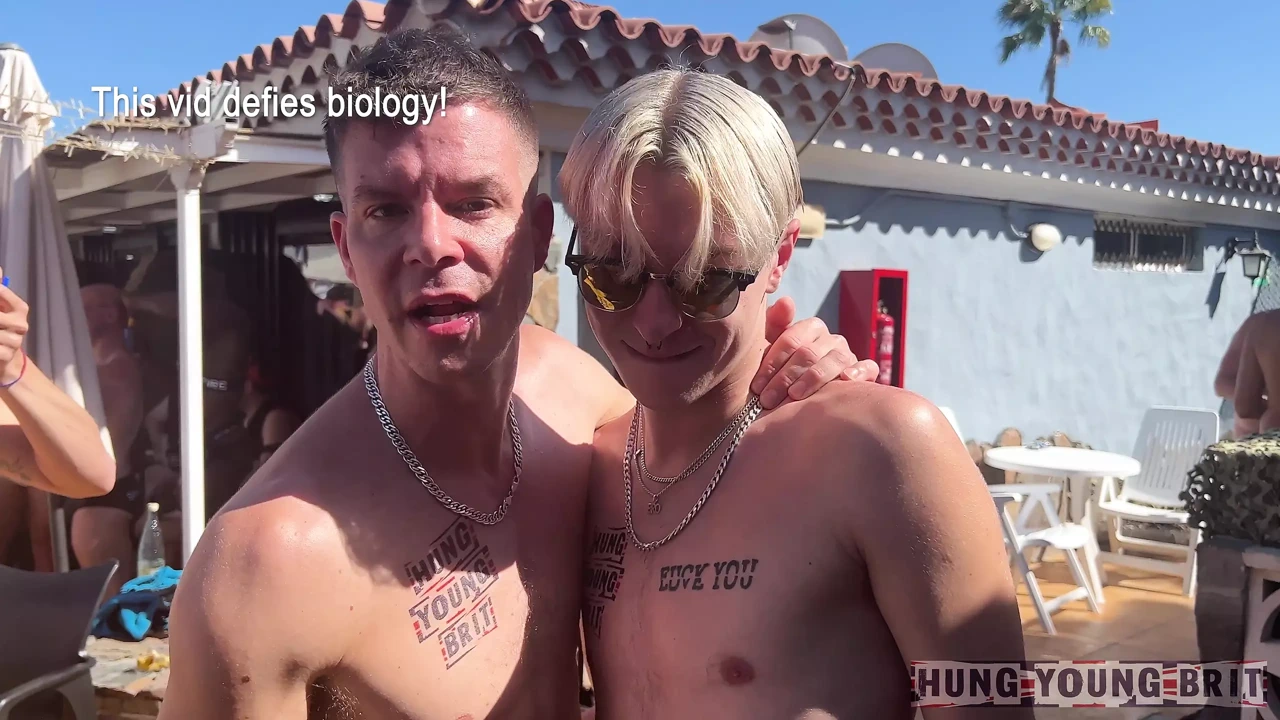 30+老男人无耻和腐败的香港少女的精液桶