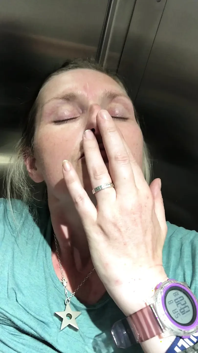 Finger fucking my tight ass & pussy play leaves my fingers smelling fucking glorious!